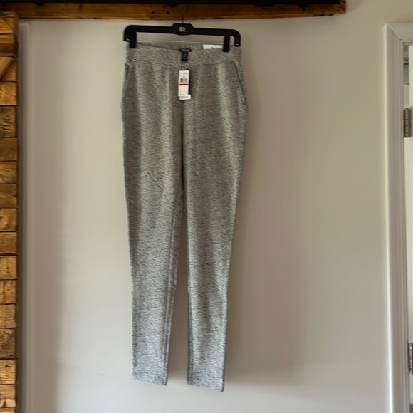 NWT IZOD grey sweat set, zip up hoodie and pants - Picture 5 of 8